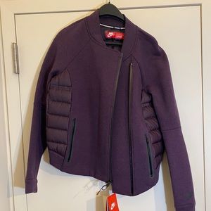 NWT, Nike Women’s Jacket Purple Size large